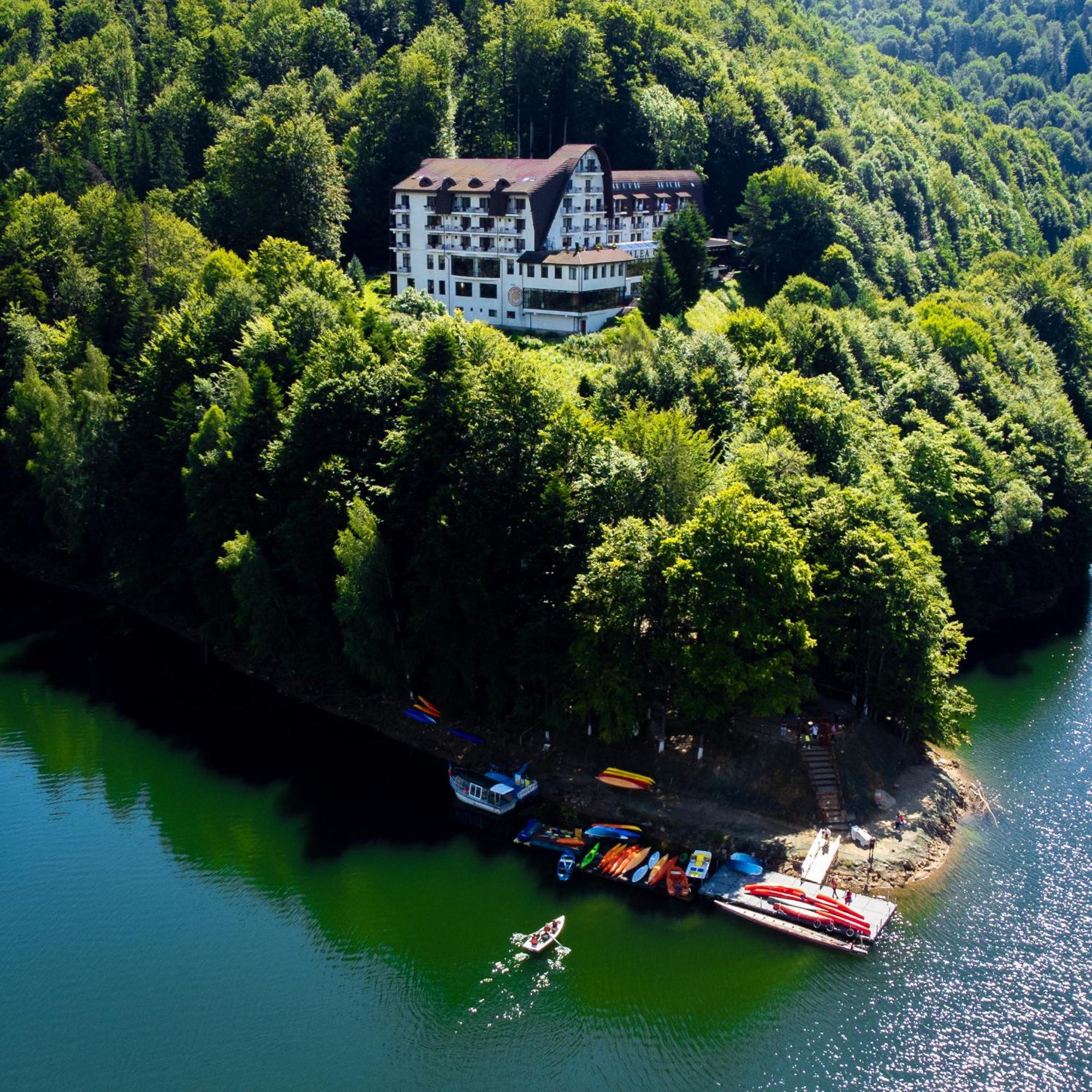 Hotel Valea Cu Pesti Capatineni-Ungureni Exterior photo