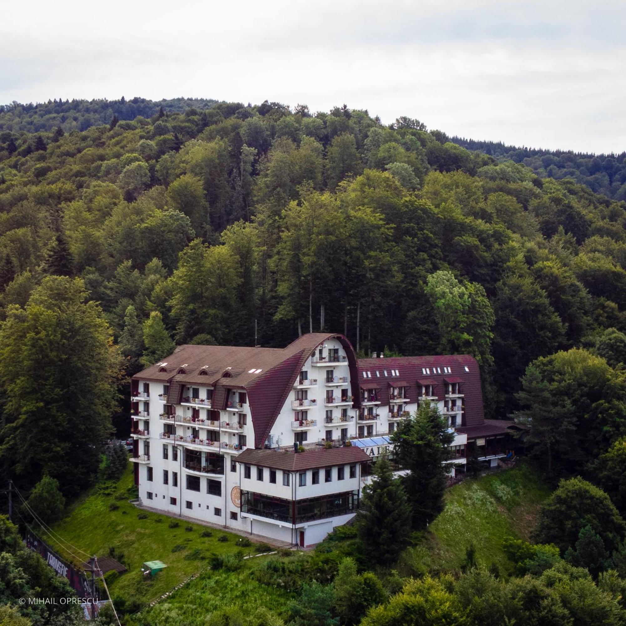 Hotel Valea Cu Pesti Capatineni-Ungureni Exterior photo