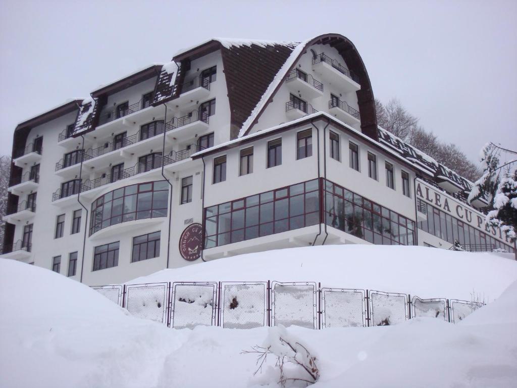 Hotel Valea Cu Pesti Capatineni-Ungureni Exterior photo